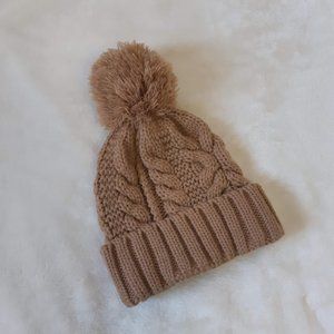 Love & Lore | NWT Camel Northern Cable Knit Hat